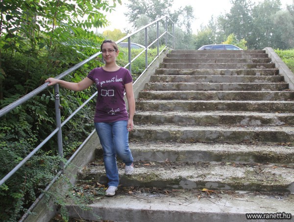 Sok Szeged-Felsővárosban a nem akadálymentesített lépcső, átjáró, amin változtatni kell
